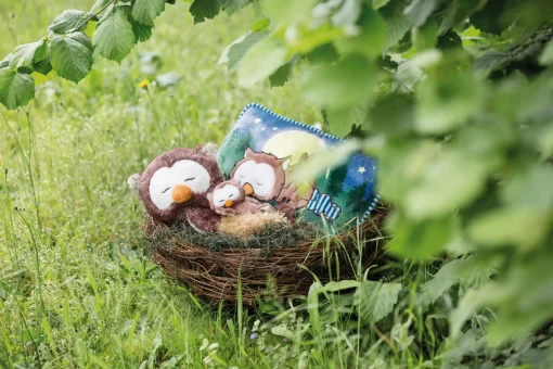 Liegendes Kuscheltier Eule Oscar