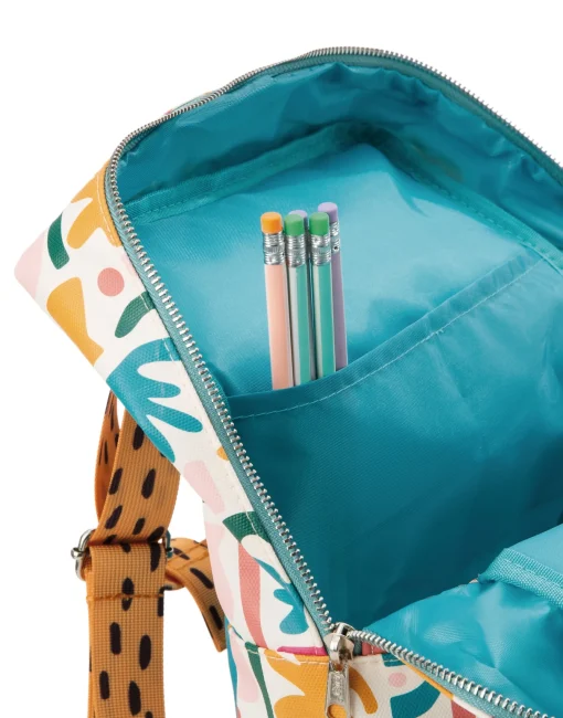 Rucksack mit kleinem Kuscheltier Koala